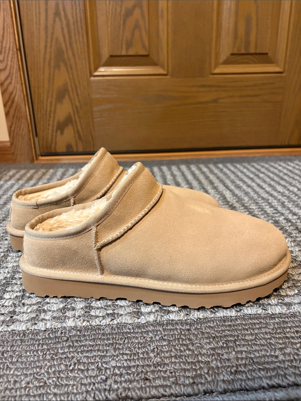 UGG classic micro women’s size 11 suede Sherling slip on slippers, Color-Sand